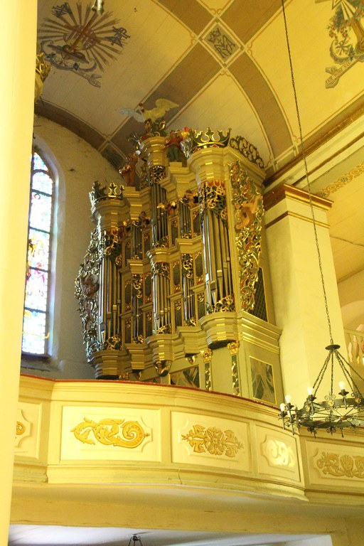 Pr. Holland - Kirche 08 Orgel.jpg